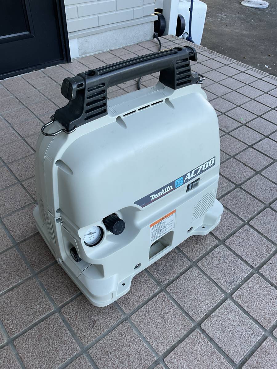 男女兼用 マキタ AC700 エアーコンプレッサー - 工具/メンテナンス