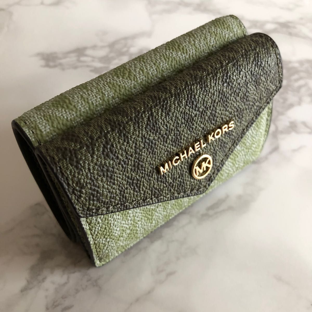 新品未使用 マイケルコース 折り財布 緑 グリーン ミニ財布-