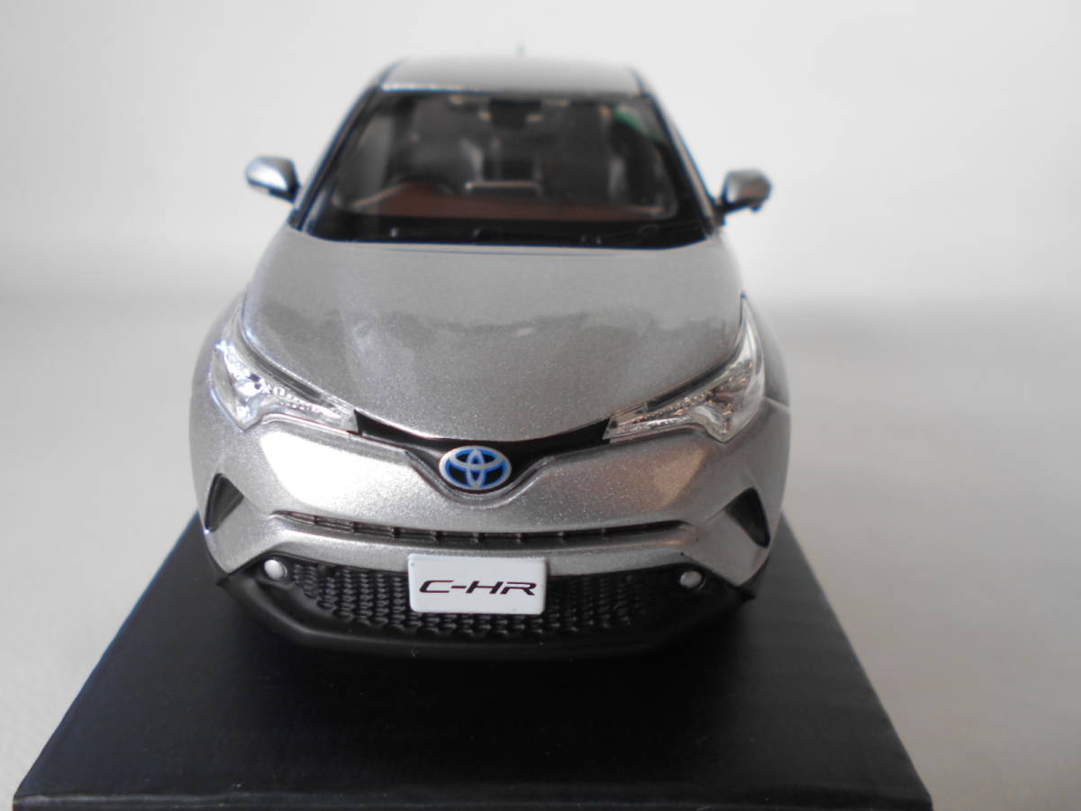 H / ② 1K0 TOYOTA トヨタ C-HR 色見本 ミニカー メタルストリーム メタリック 1/30 非売品 未使用自宅保管品_画像4