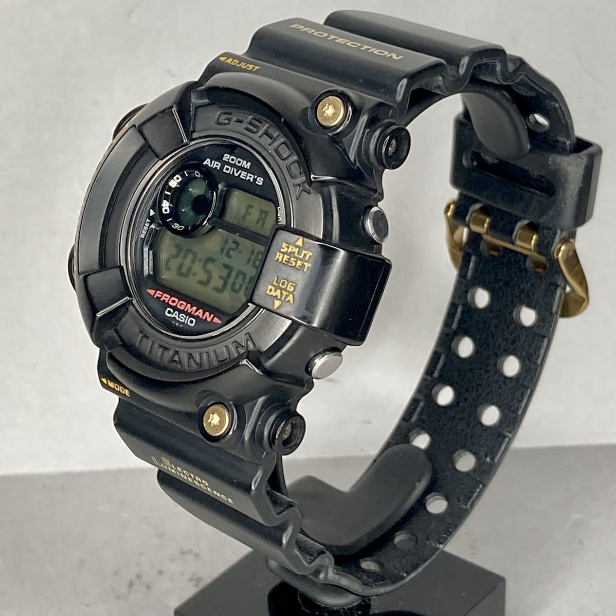 Yahoo!オークション - 極美品G-SHOCK DW-8200Z-1T FROGMAN Yahoo!オークション - 極美品G-SHOCK DW-8200Z-1T FROGMAN