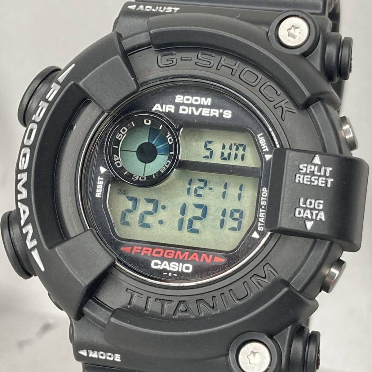 Yahoo!オークション - 未使用同様 極美品G-SHOCK DW-8200Z-1T