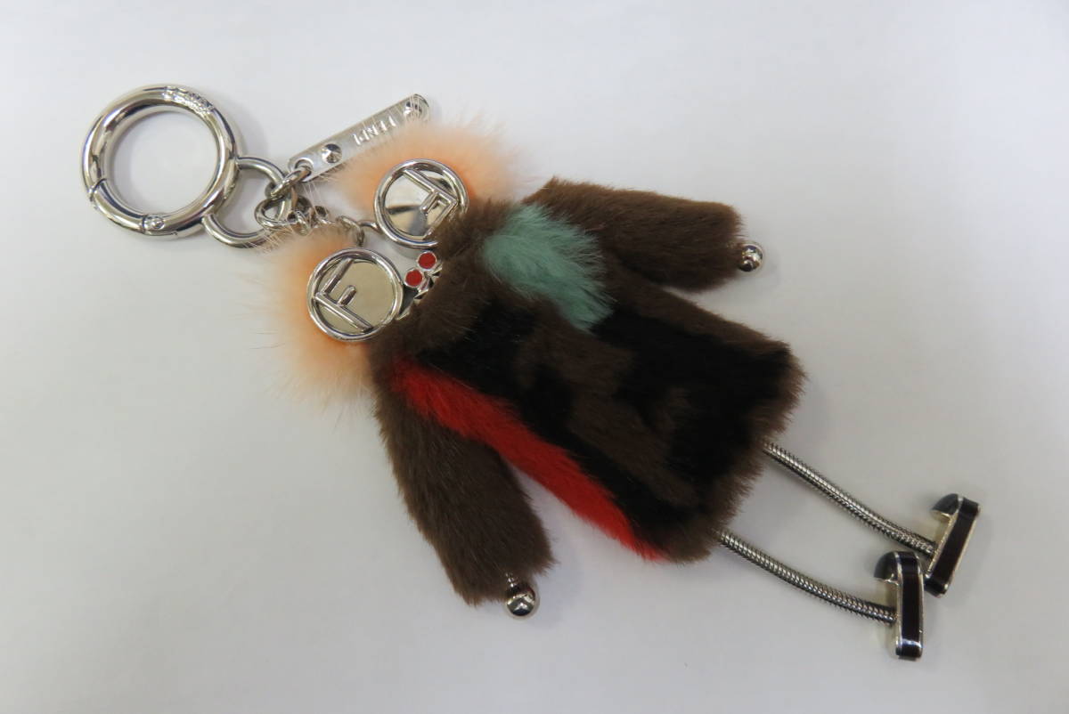購入特典付き 【FENDI】ウィッチャーズミンクファーキーチャーム www