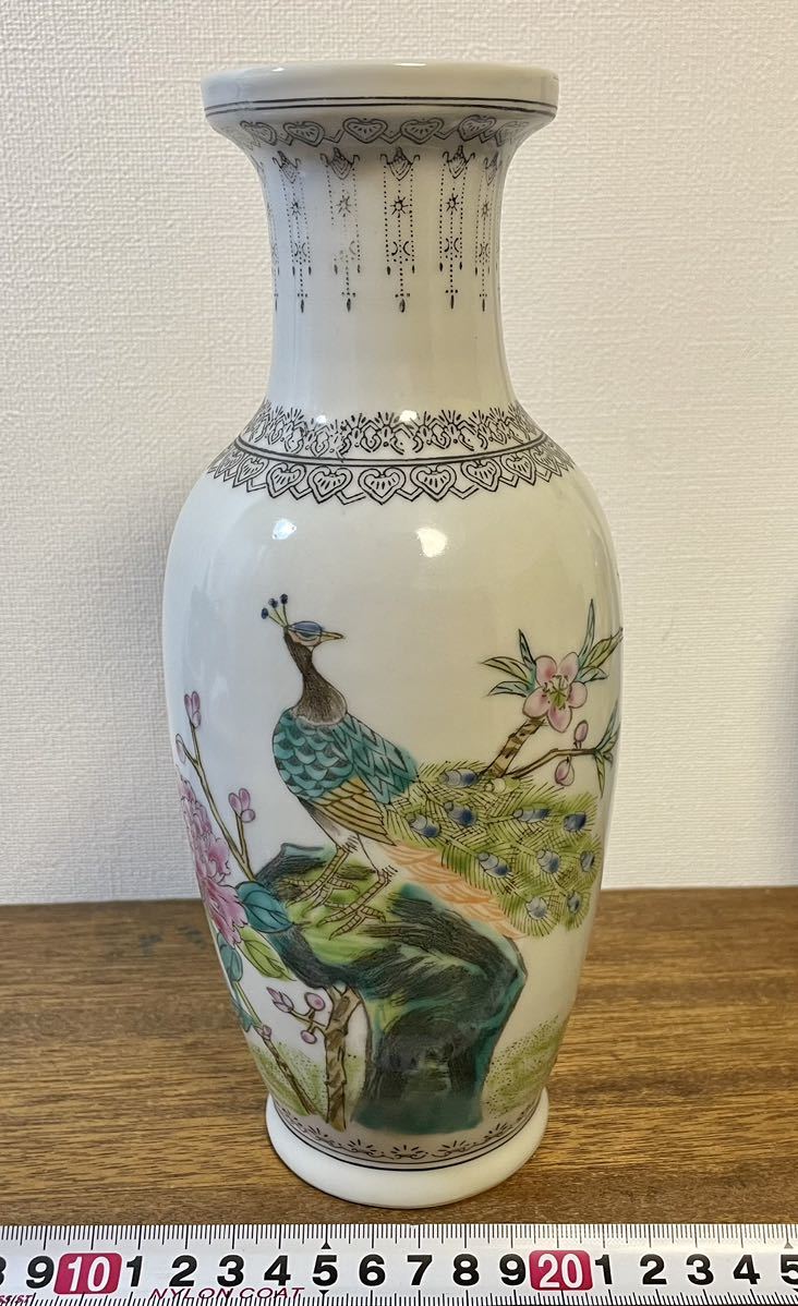 オンラインストア販売中 中国古玩 蝶草花文色絵花瓶 箱付 旧家蔵出 唐