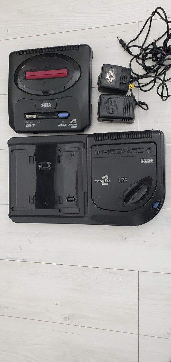 超話題新作 セガ メガCD2 本体のみ sitedev.minifinder.se
