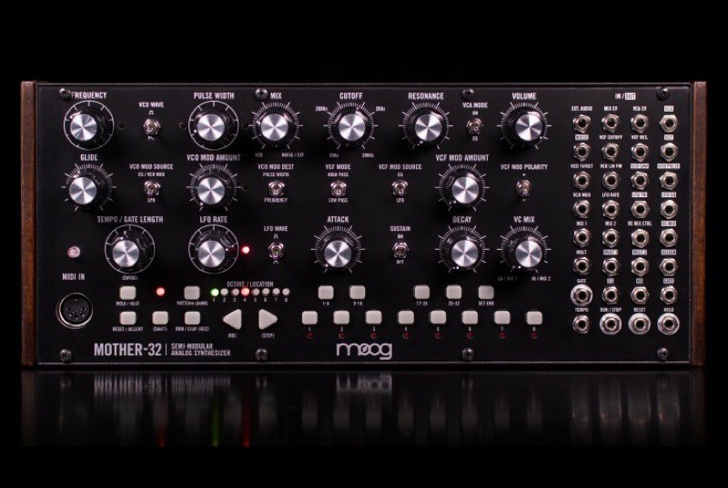 MOOG Mother-32 セミモジュラーシンセサイザー | calidaria.com