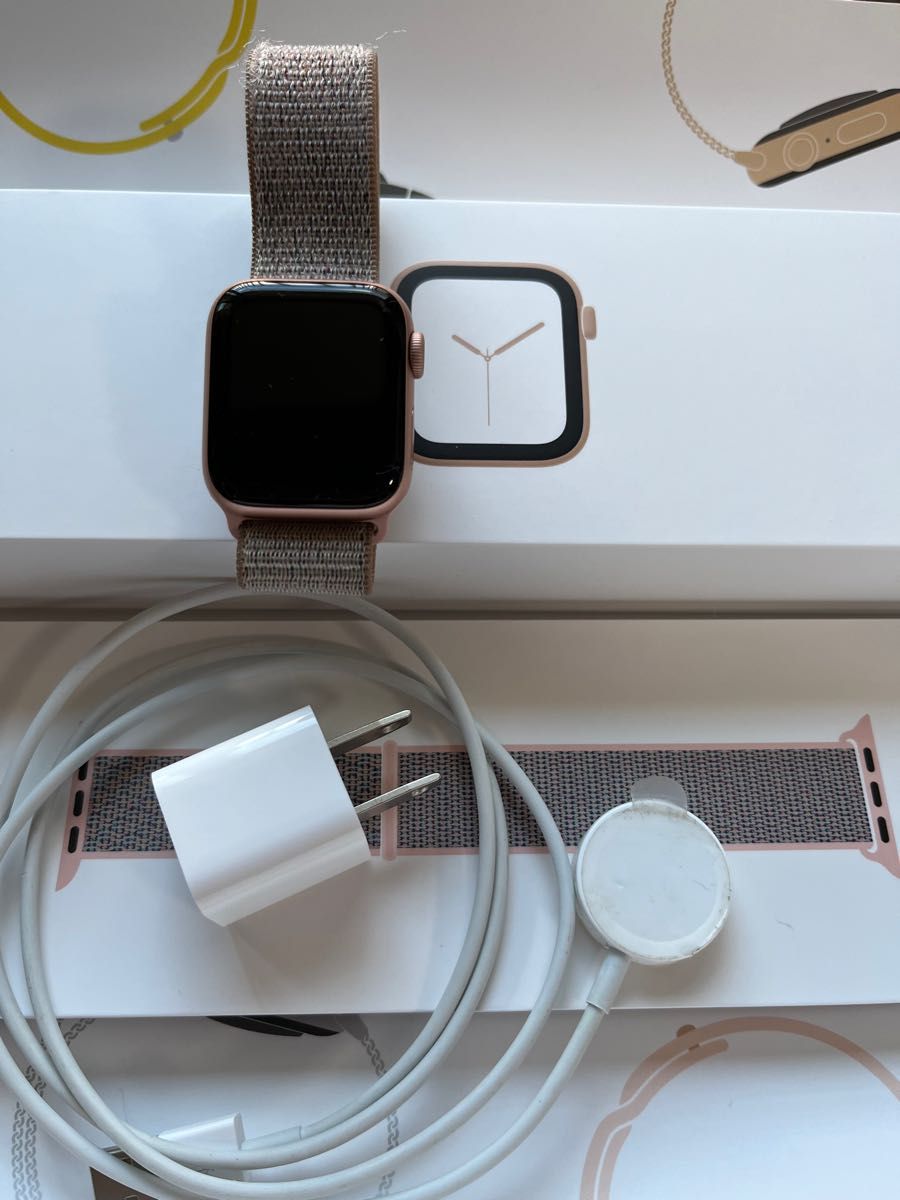 Apple Watchシリーズ4GPSモデル アルミニウムスペースグレイ40mm