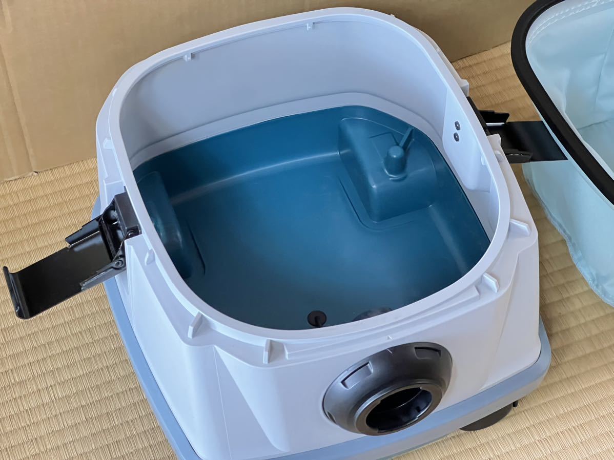 【超美品】【送料無料】VC867D マキタ makita 充電式集じん機 無線連動対応