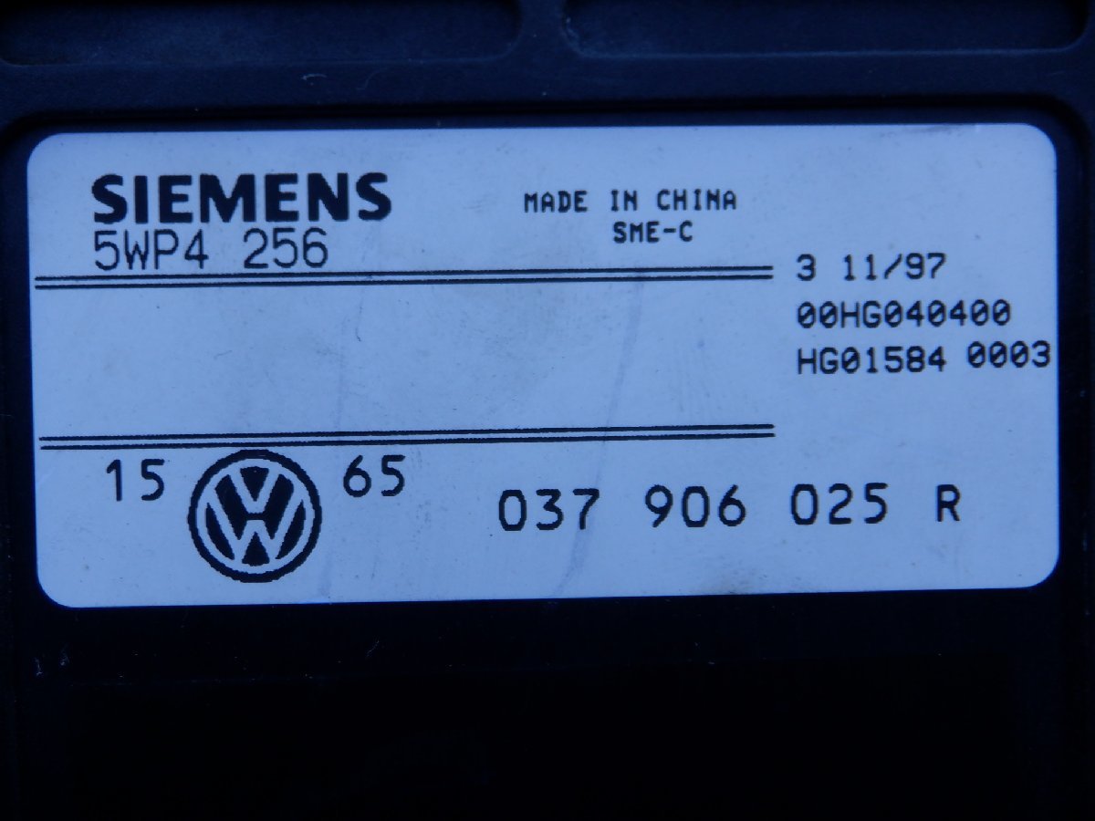 ワーゲン純正 VW E-1HAGG ゴルフ 3 GL 1998年 エンジン コンピューター ECU 037906025R m-22-11-147_画像6