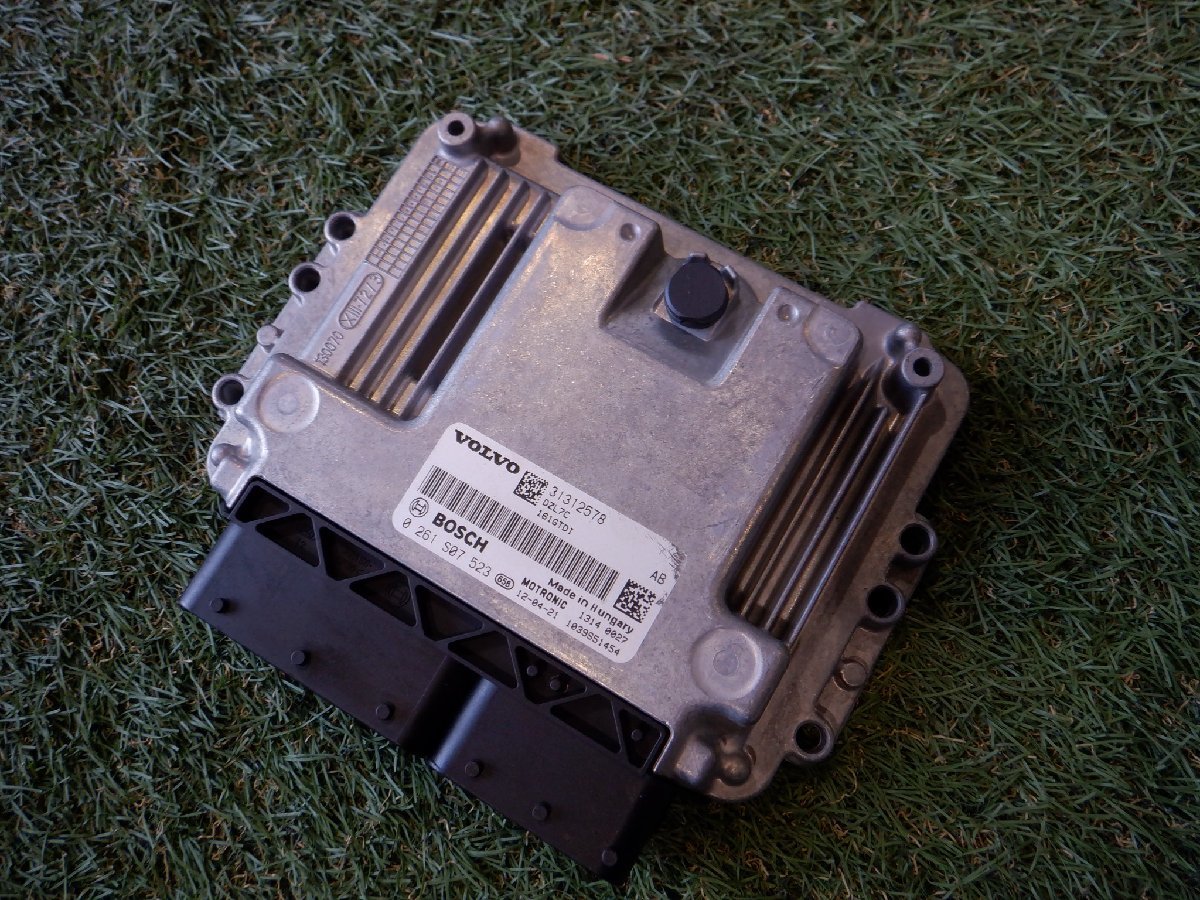  Volvo original VOLVO DBA-MB4164T V40 T4 2012 year engine computer -ECU 0261S07523 m-22-11-300