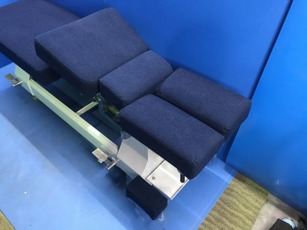 岩崎製作所 】カイロベッド【 Kマスターモデル 705N 】整骨院 岩崎製作所 】カイロベッド【 Kマスターモデル 705N 】整骨院