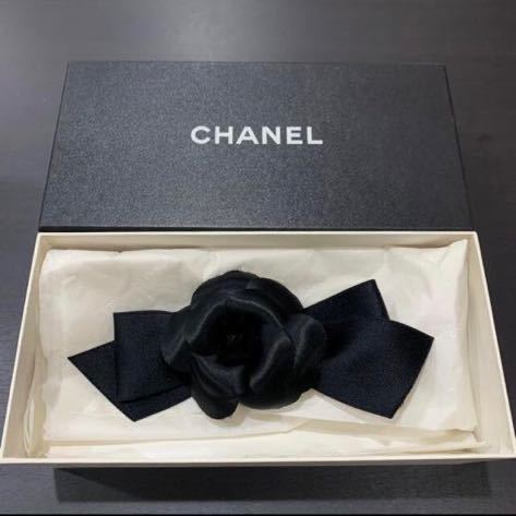 未使用 希少レア CHANEL シャネル リボン コサージュ ピンブローチ カメリア フラワー ブラック 箱 レディースファッション バッグ