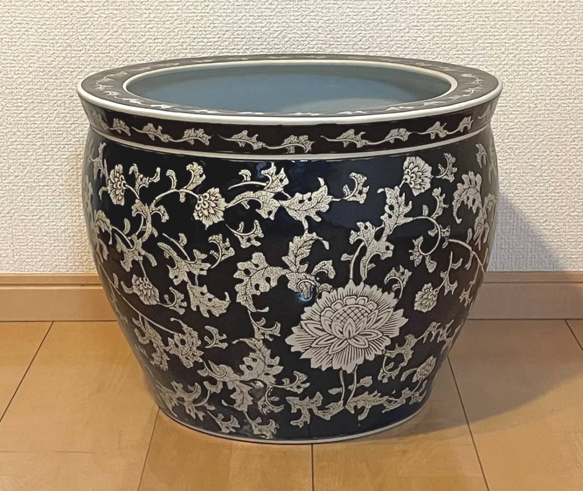 睡蓮鉢 陶器製 アンティーク 大型 水鉢 火鉢 メダカ鉢 金 