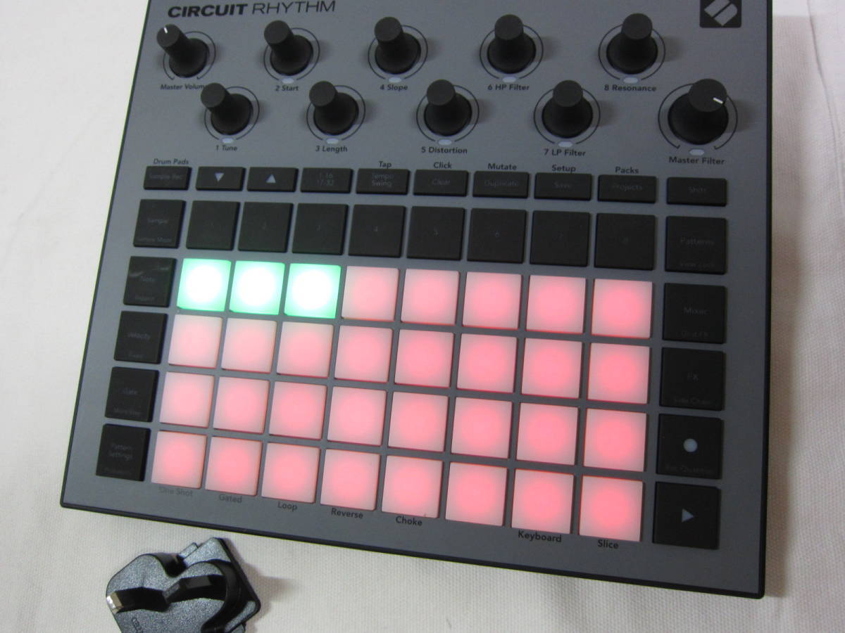 novation CIRCUIT RHYTHM ビートメイク/パフォーマンス サンプラー