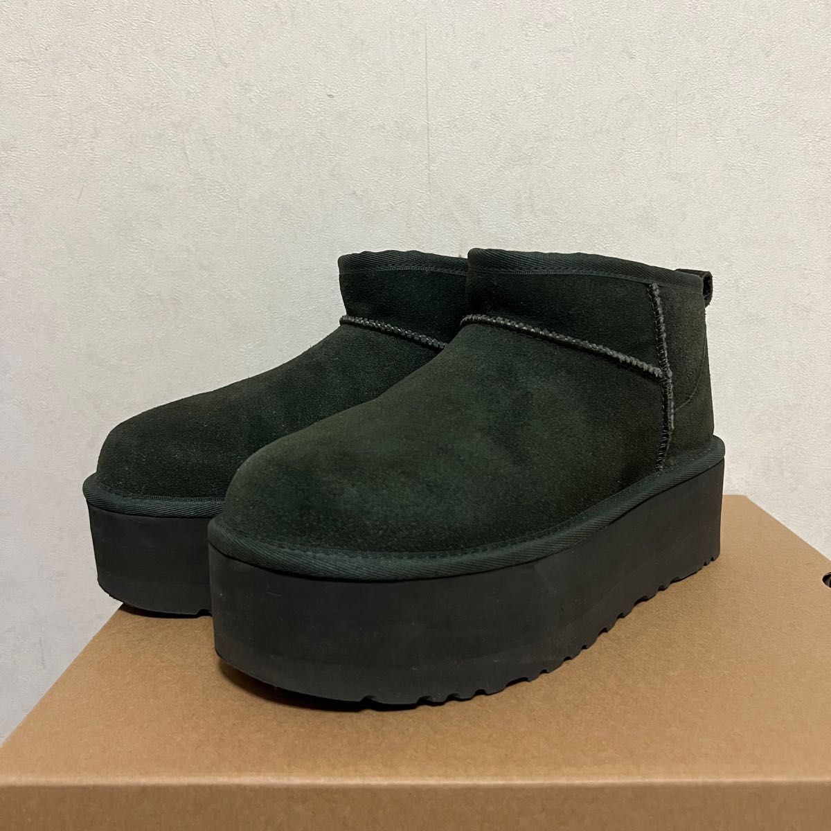 深緑(ふかみどり) UGG アグ 新作完売 国内正規品 送料無料日ラメ