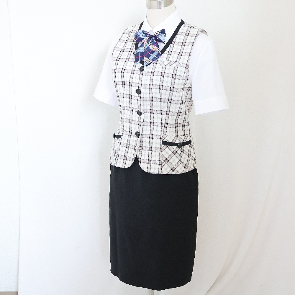 13号 ショアンジョア en joie 白 黒 事務 中古◆ OL制服 / 事務服 ◆ ベスト,スカート 上下セット,中古ブラウス,新品リボンのオマケ付_画像3