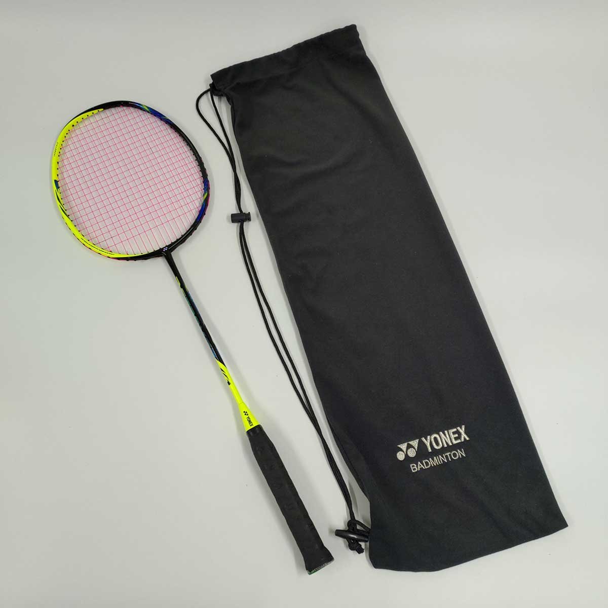 YONEX アストロクス77プロ 4UG6 ガット張り込み - ラケット