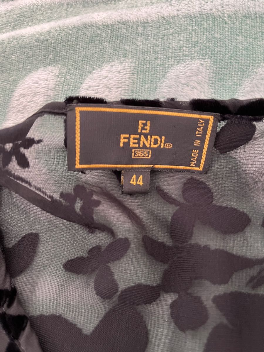 【美品】FENDI　シースルートップス　ブラック