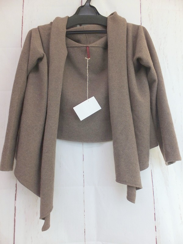 格安販売の DANIELA GREGIS ダニエラ・グレジス デザインカーディガン MADE IN ITALY ブラウン 毛100% Mサイズ 格安販売の DANIELA GREGIS ダニエラ・グレジス デザインカーディガン MADE IN ITALY ブラウン 毛100% Mサイズ