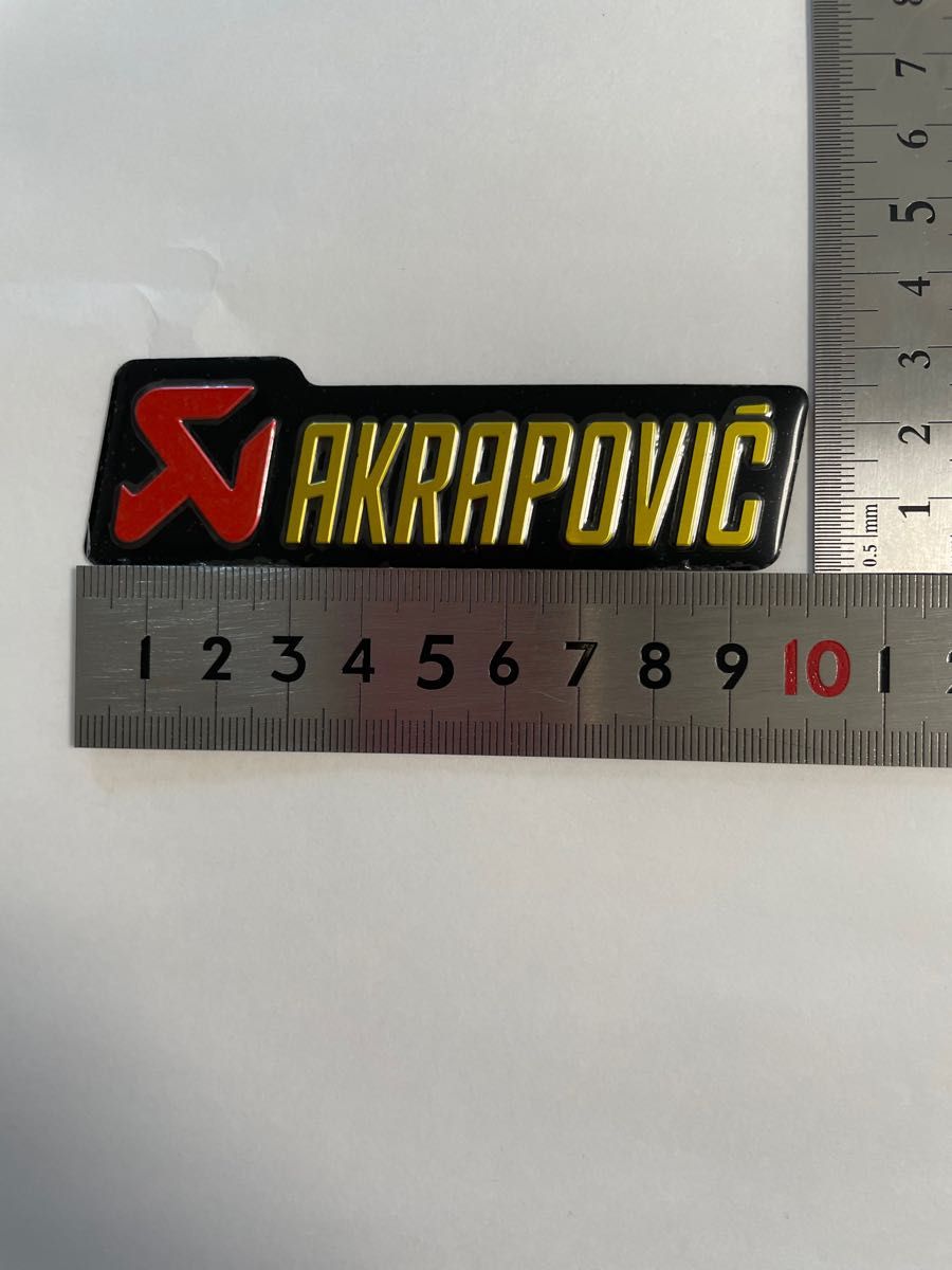 アクラポビッチエンブレム 耐熱ステッカー AKRAPOVIC ゴールド｜PayPayフリマ