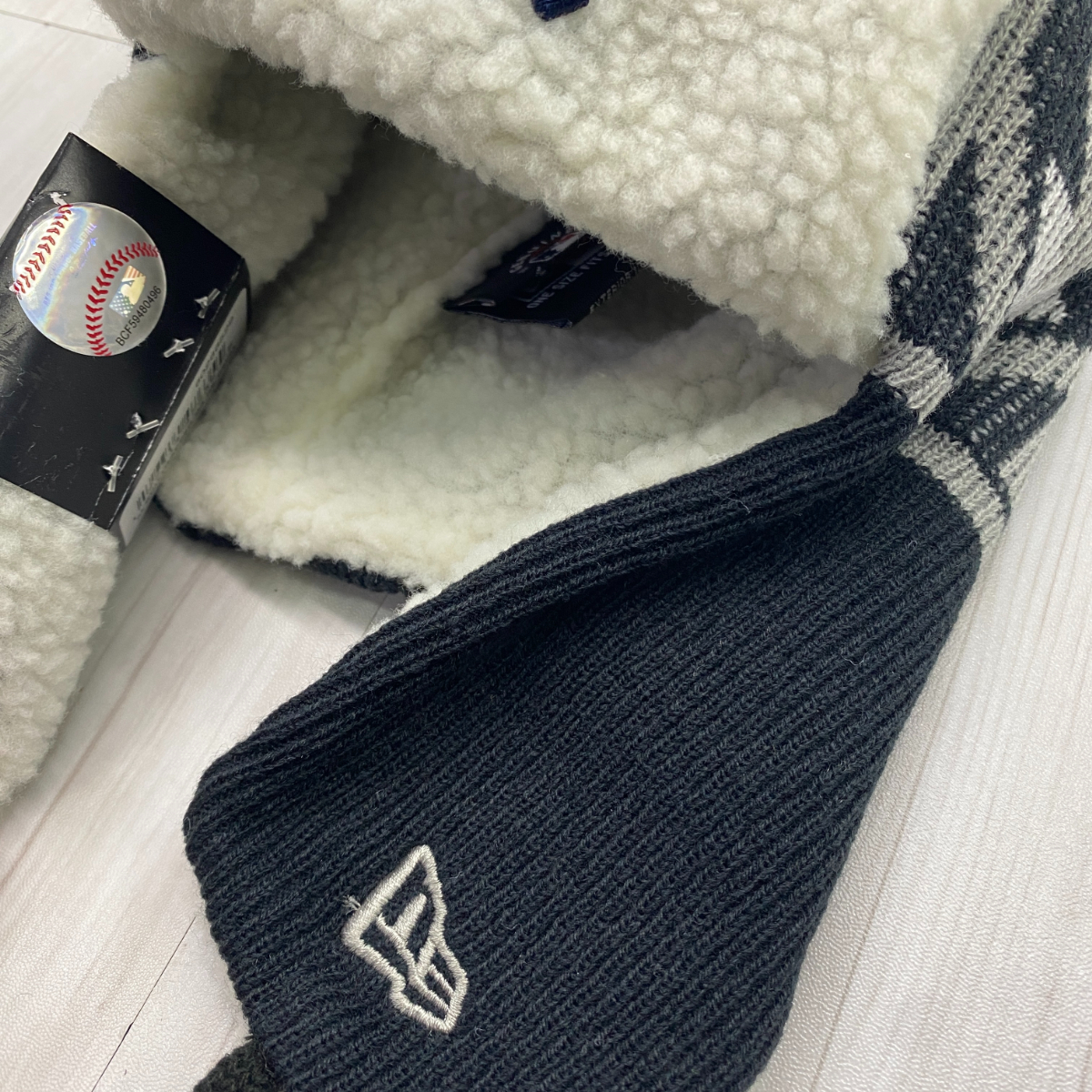 USA限定 NEWERA ニューエラ MLB 公式 NY Yankees ニューヨーク ヤンキース 空軍 トラッパーハット 極暖ボアニット ニット帽 メジャーリーグ_画像4