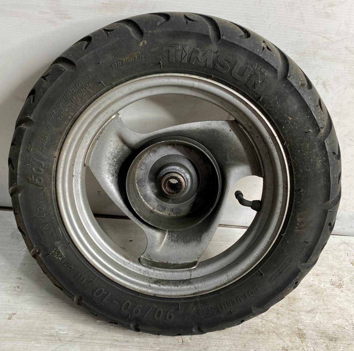 【CA4BA】スズキ アドレス タイヤ付きリアホイール/SUZUKI ADDRESS rear wheel with tire I2212-29_画像4