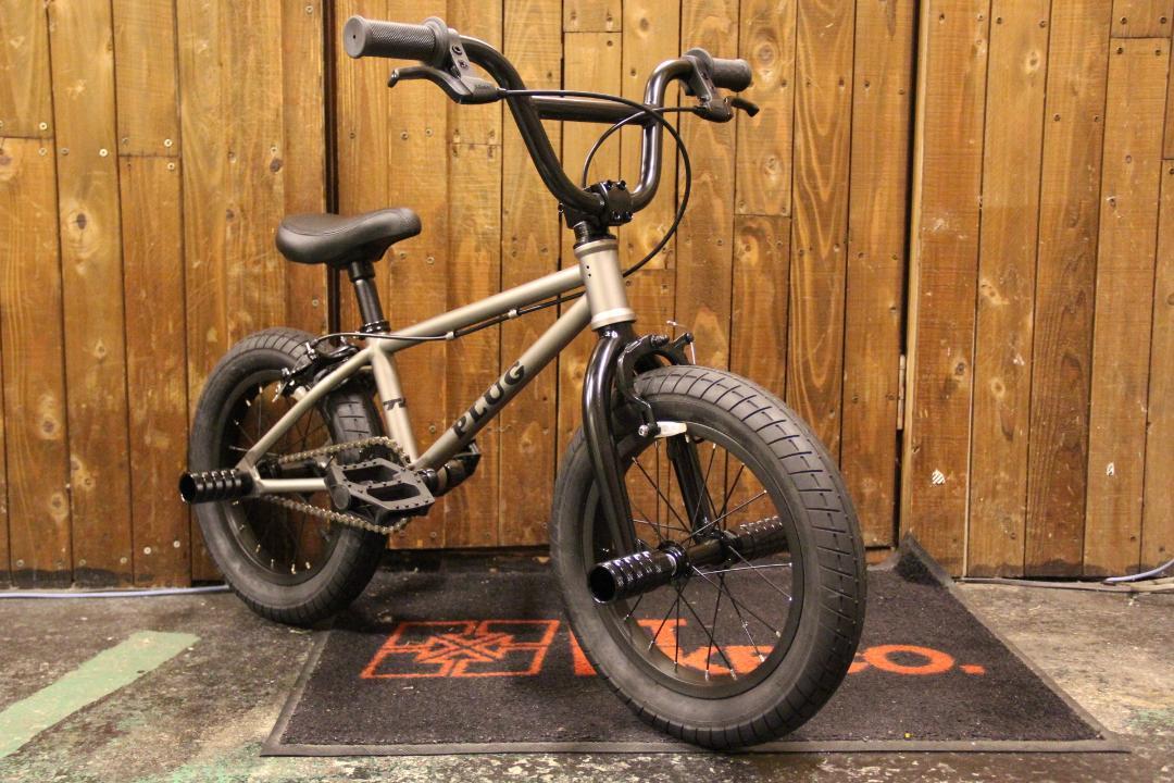  велосипед BMX ребенок 14 дюймовый Kids мотоцикл TNB PLUG 14 FAT MATT GUNMETAL бесплатная доставка новый товар не использовался ребенок тоже останавливается тормозные накладки имеется 