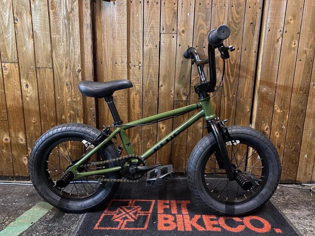 自転車　BMX　14インチ キッズバイク TNB PLUG 14 FAT TIRE MATT ARMYGREEN　送料無料　新品未使用　 お子様の力で止まるブレーキパッド付き