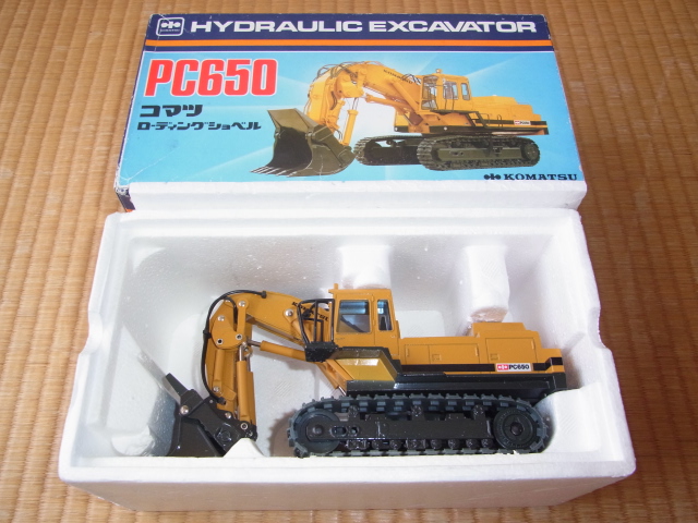 ■非売品 販促用 未使用 日本製！シンセイ社製 コマツ（KOMATSU）PC650 ローディングショベル ダイキャスト 1/50 箱サイズ：縦11横24幅13cm_画像1