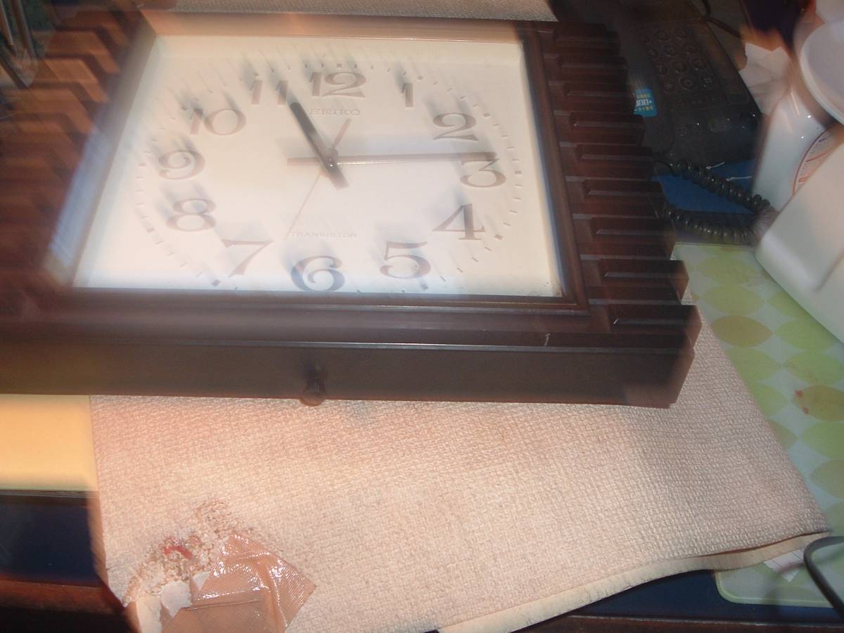 L3-3-94 wall clock . bracket clock ①-⑥ each . price.. after the bidding successfully . hope. goods. number . please inform.