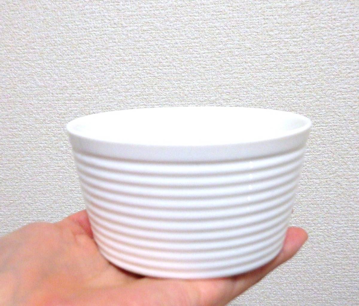 新品*ニトリ*10cm 大きめココット*オーブンウェア*耐熱 食器 ホワイト グラタン、マフィン_画像1