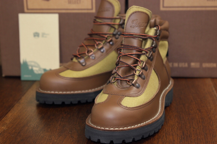 新品未使用 DANNER (ダナー) 30125 FEATHER LIGHT REVIVAL / 8.５ EE / フェザーライトリバイバル ブーツ / アウトドア トレッキング