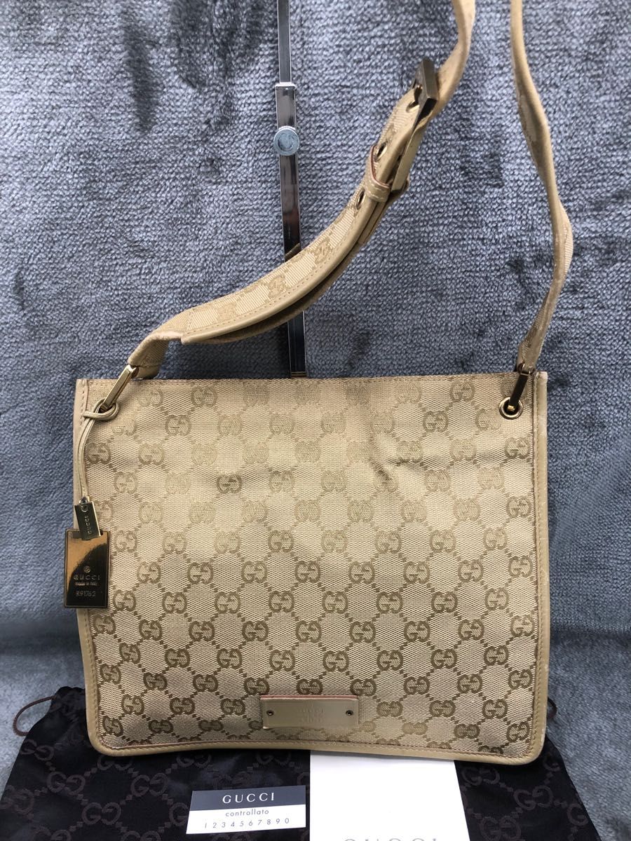 GUCCIグッチ GG柄キャンバス ショルダーサコッシュ ショルダーバッグ