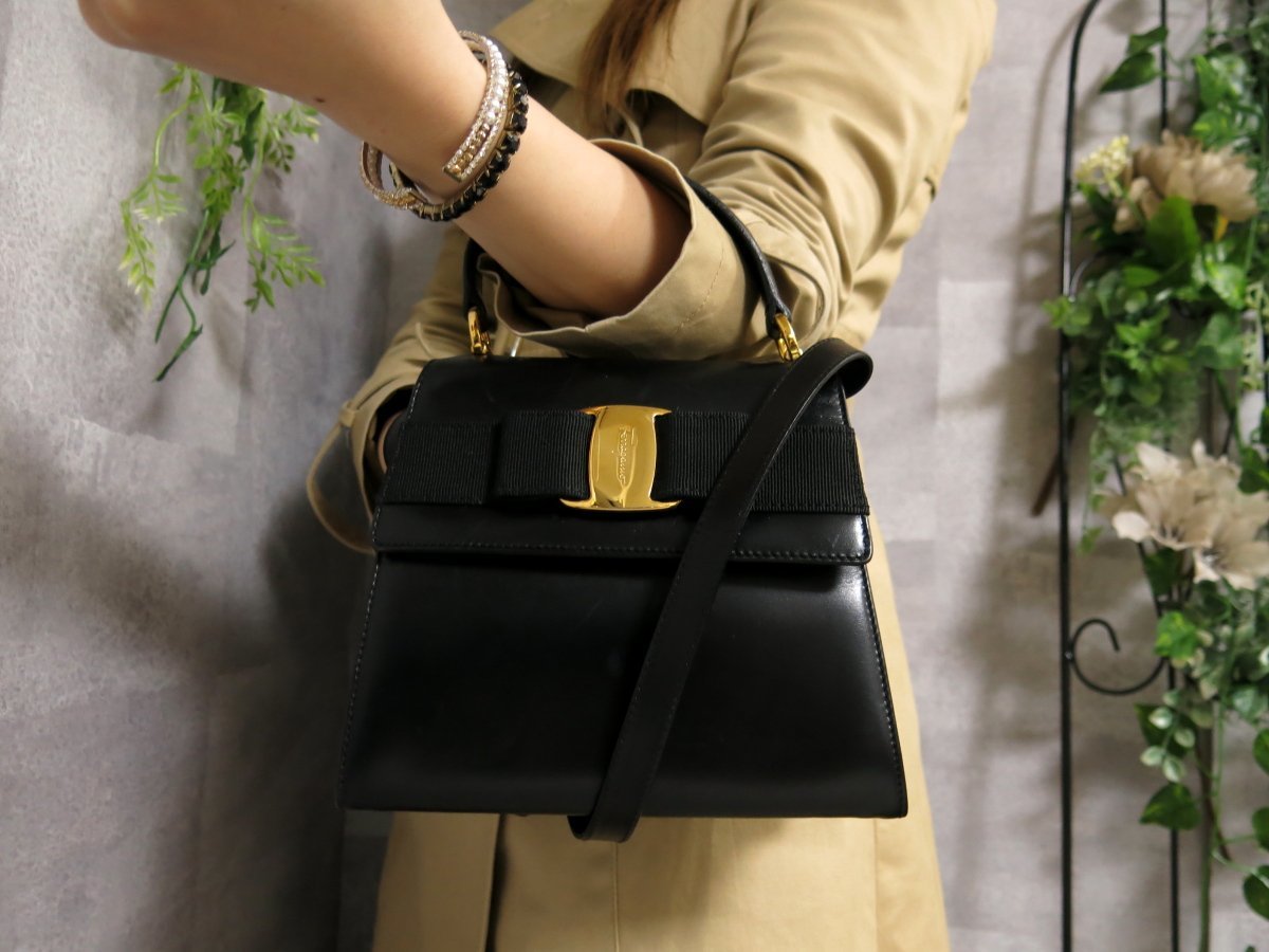 Yahoo!オークション - ○超美品○Salvatore Ferragamo フェラガ...