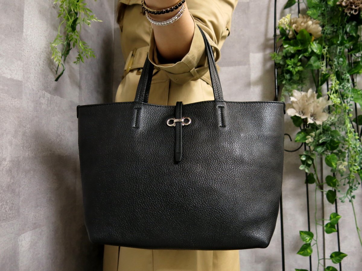 超美品 Salvatore Ferragamo フェラガモ ダブルガンチーニ カーフ レザー 本革 トート バッグ 黒 腕掛け B5 書類 収納 Js32425