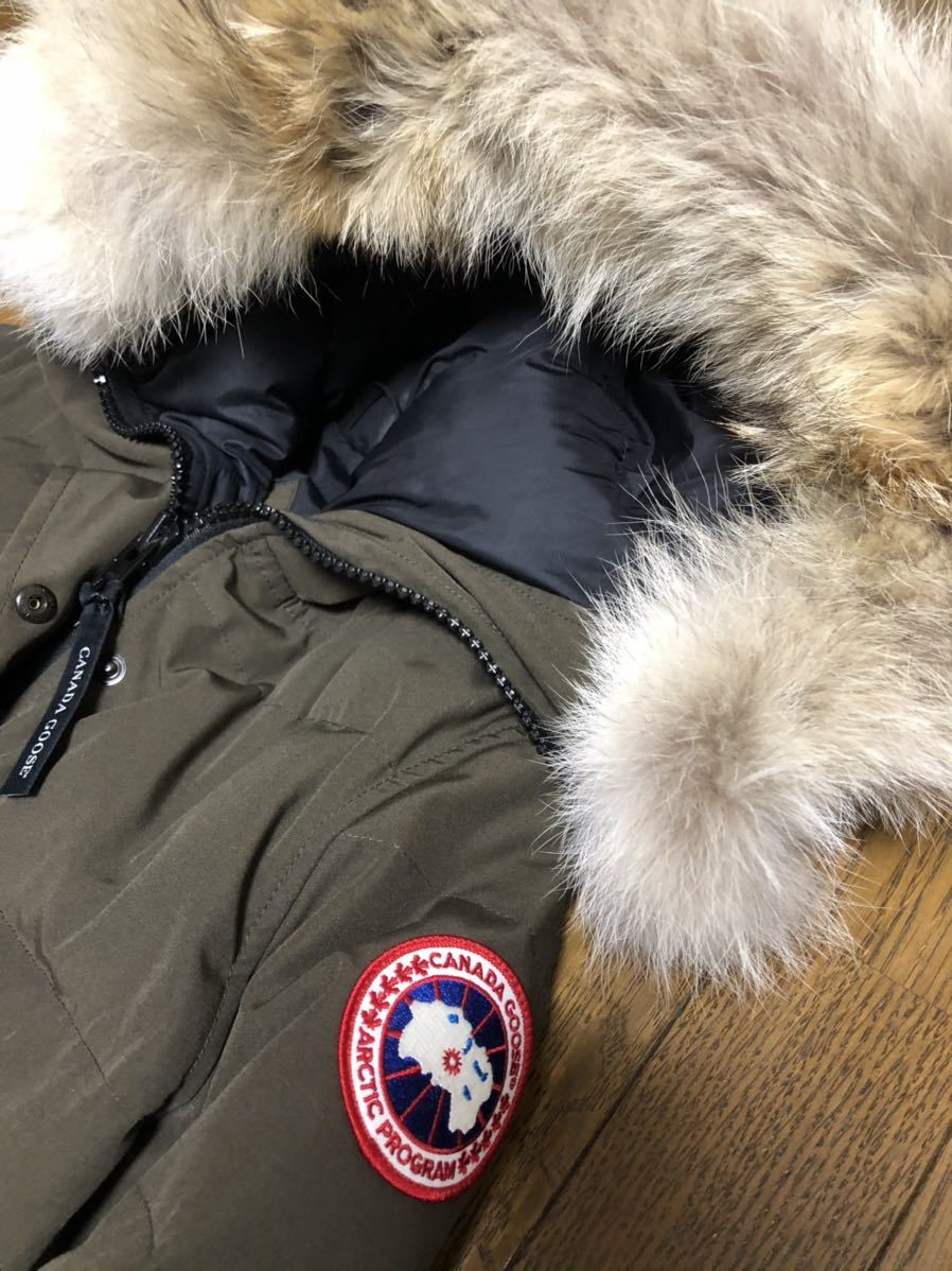 カナダグース　梨花愛用　シェルバーン　カーキ　サイズS　ダウンジャケット　コート　マッケンジーM〜L相当　Canada goose グリーン_画像2