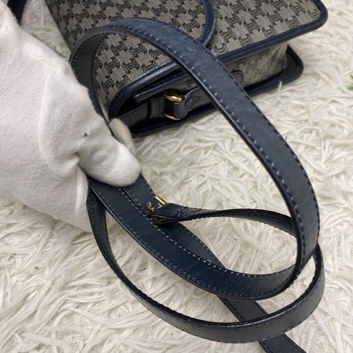 超希少 セリーヌ CELINE ショルダーバッグ 黒マカダム トリオンフ 金具