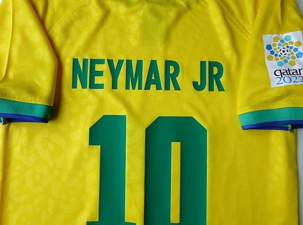 150 ネイマール　ユニフォーム　サッカー 黄　ブラジル代表　子供　新品タグ付き　カタール2022