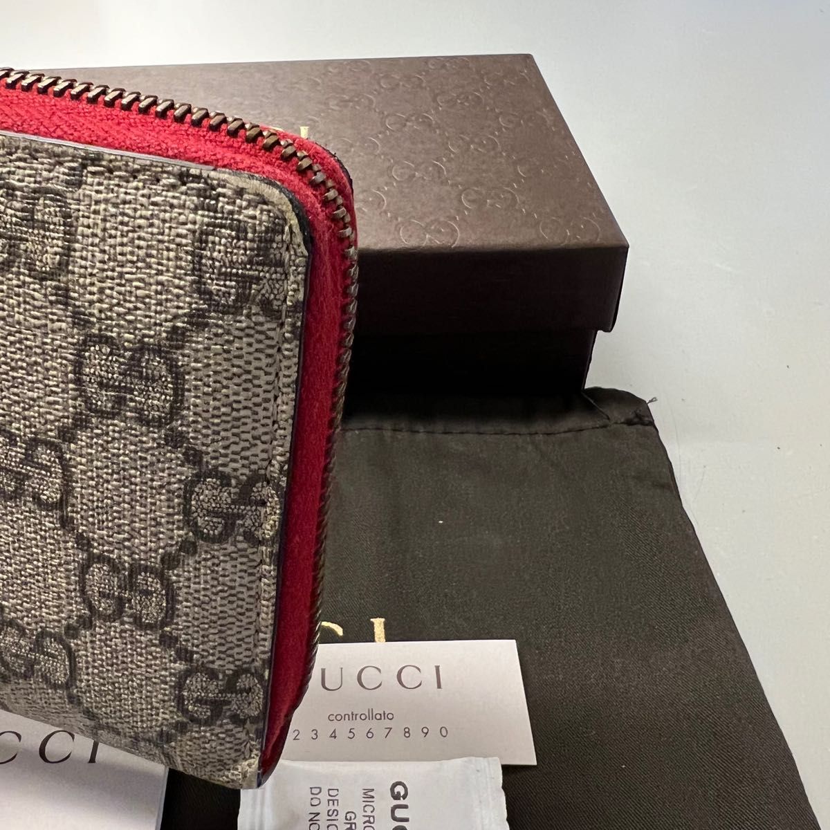 美品 GUCCI ストロベリー スプリーム 長財布 ラウンドジップ PVC-