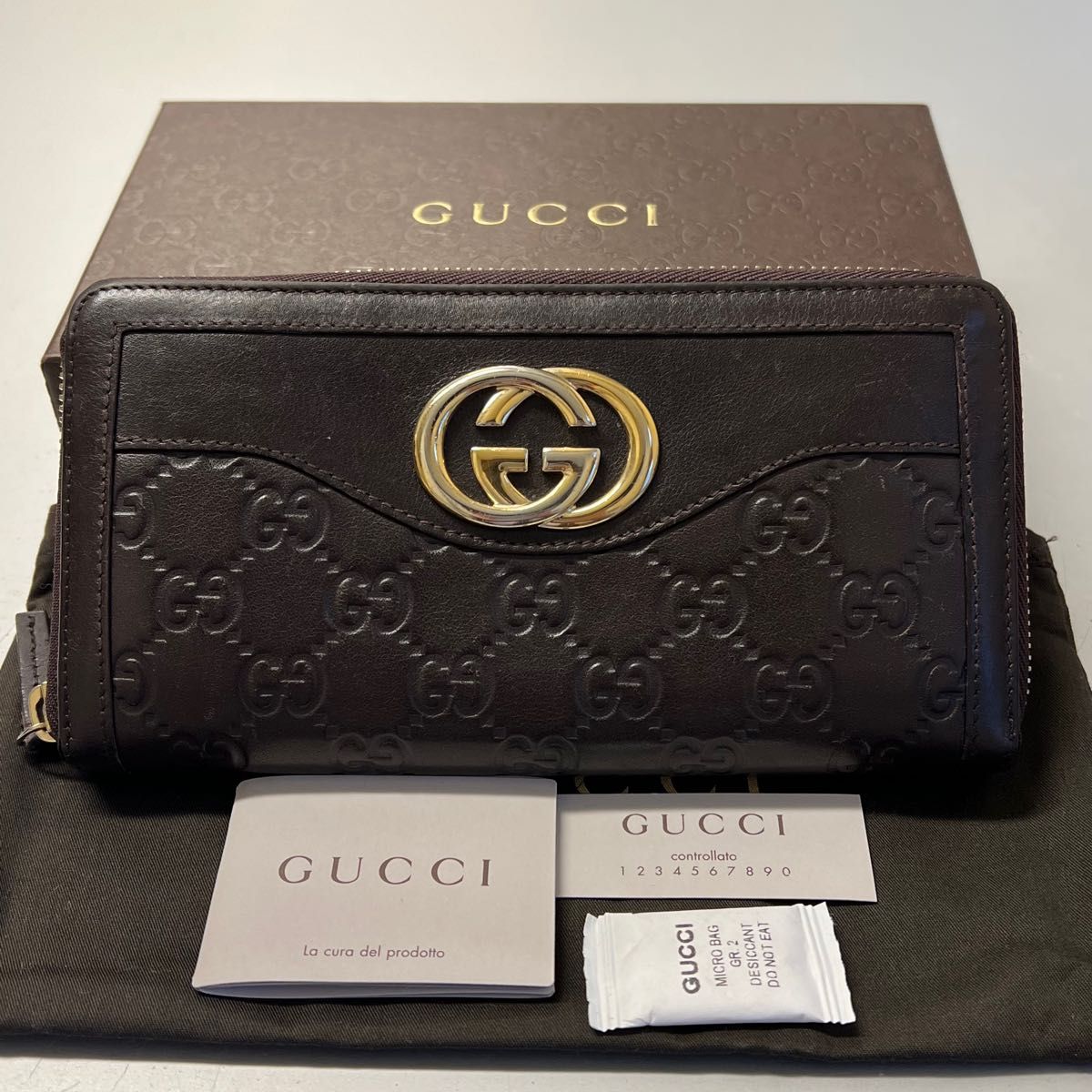 新品同様！　グッチ　GUCCI 財布　長財布　シマレザー　インターロッキングGG ラウンドファスナー