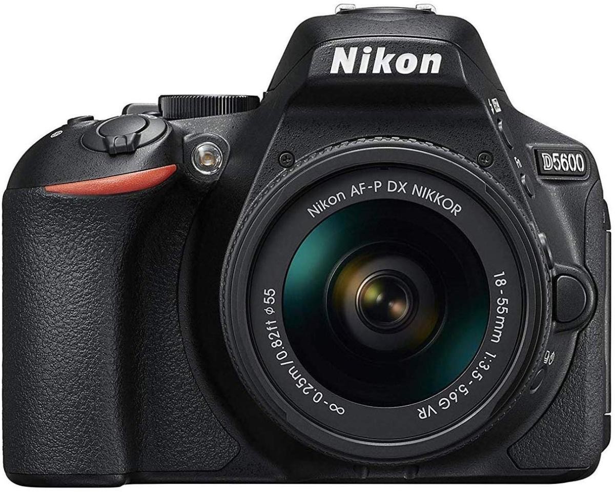 美品  Nikon D5600 AF-P 18-55 VR レンズキット ブラック 一眼レフカメラ 一 ニコン 新品SDカード8GB付