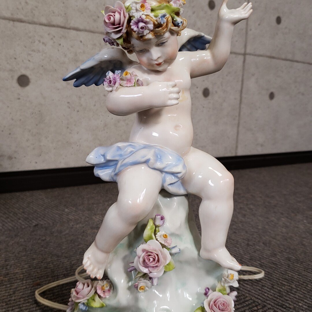 カポディモンテ 陶器ランプ CAPODIMONTE ランプスタンド 卓上 照明 ライト 人形 イタリア製 天使 アンティーク 陶花 140a902