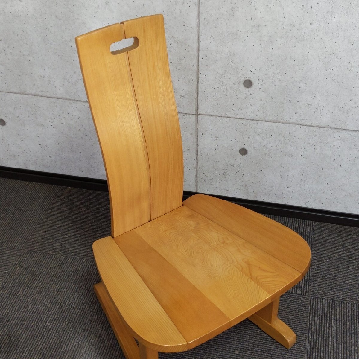 カリモク　椅子　座面高さ　37cm　チェア　リビング　ダイニング　ナチュラル　自然　家具【☆220ｘ131☆】_画像2