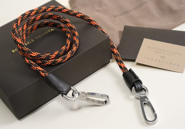 人気ブランド新作豊富 BOTTEGA VENETA ◆C1 ボッテガヴェネタ 編み込み ストラップ (付属品あり) オレンジ ウォレットコード ◆ その他 人気ブランド新作豊富 BOTTEGA VENETA ◆C1 ボッテガヴェネタ 編み込み ストラップ (付属品あり) オレンジ ウォレットコード ◆ その他