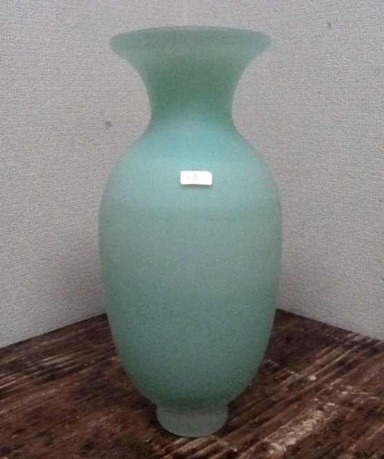(☆BM)昭和レトロ Art Glass IWATSU JAPAN/イワツガラス ペパーミントグリーン アートグラス すりガラス フラワーベース 花瓶 高さ34㎝_画像2