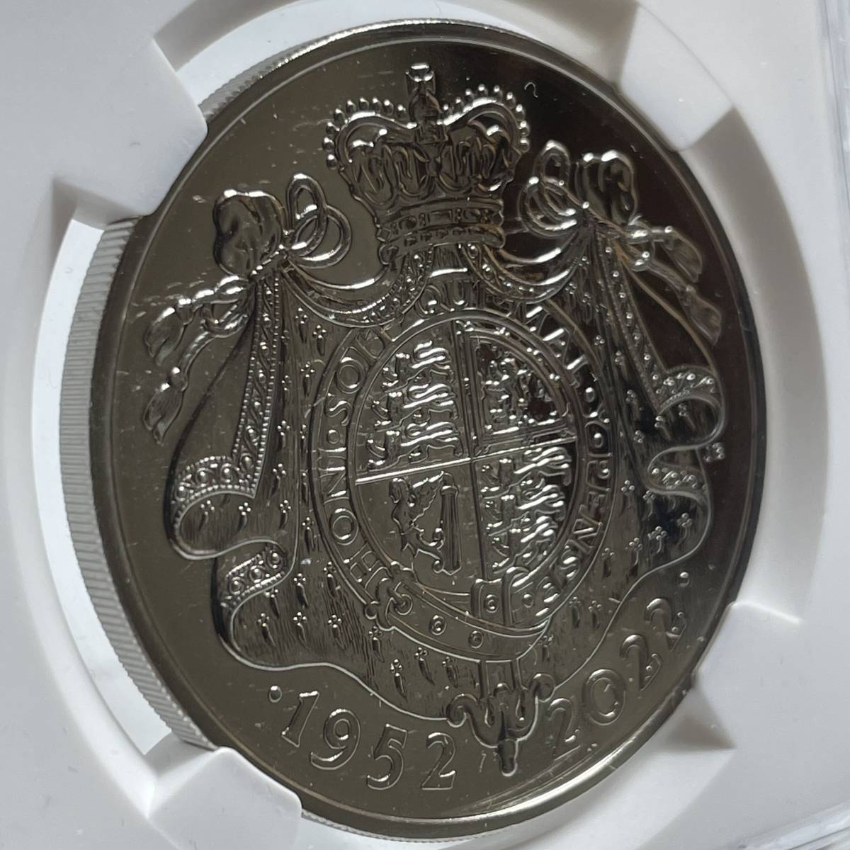 【MS69 DPL】2022 イギリス プラチナジュビリー 5ポンド 銅ニッケル貨 馬上のエリザベス NGC アンティークコイン モダン_画像7