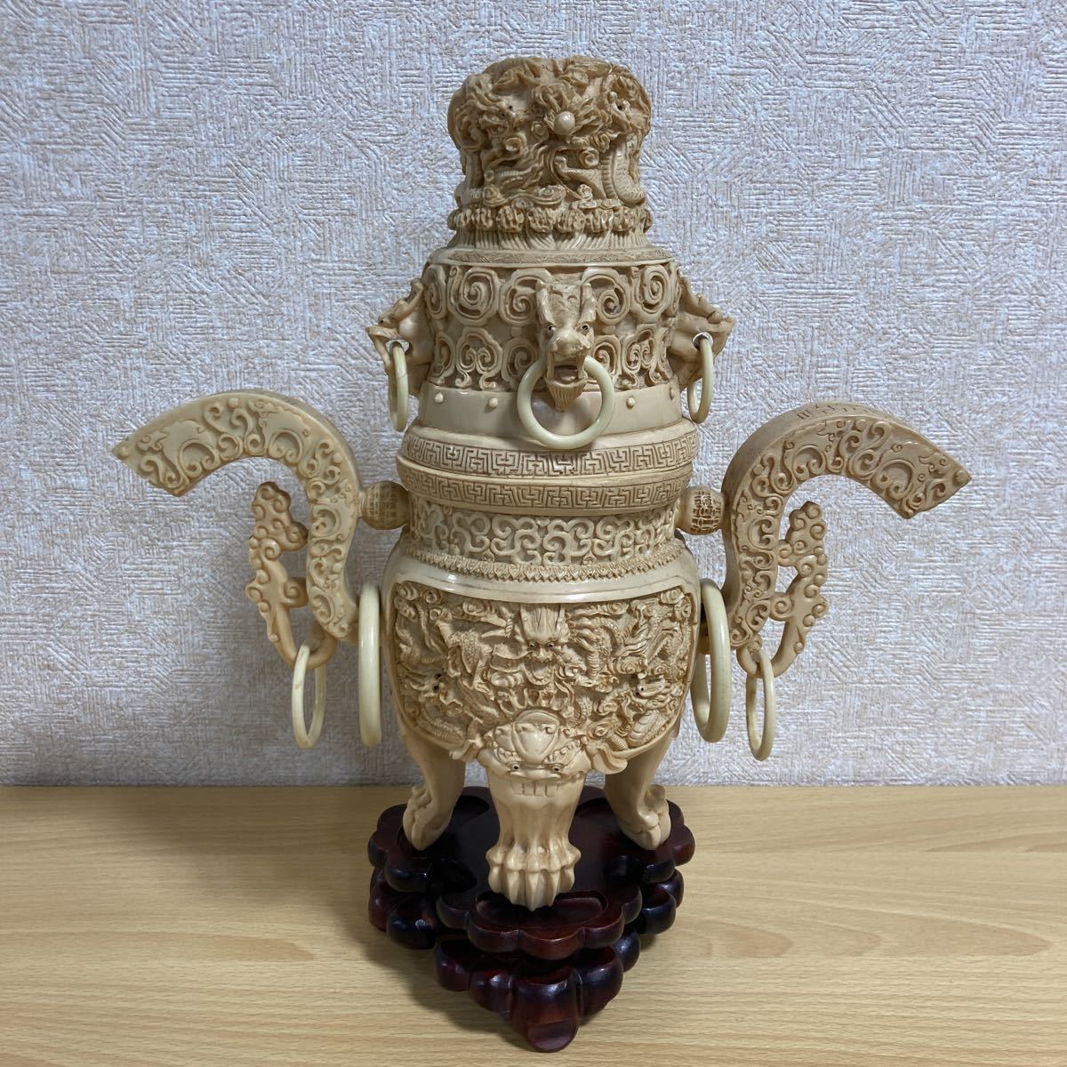 Yahoo!オークション - 象牙風 彫刻香炉 細密彫刻 龍雲 獅子 東洋 Yahoo!オークション - 象牙風 彫刻香炉 細密彫刻 龍雲 獅子 東洋
