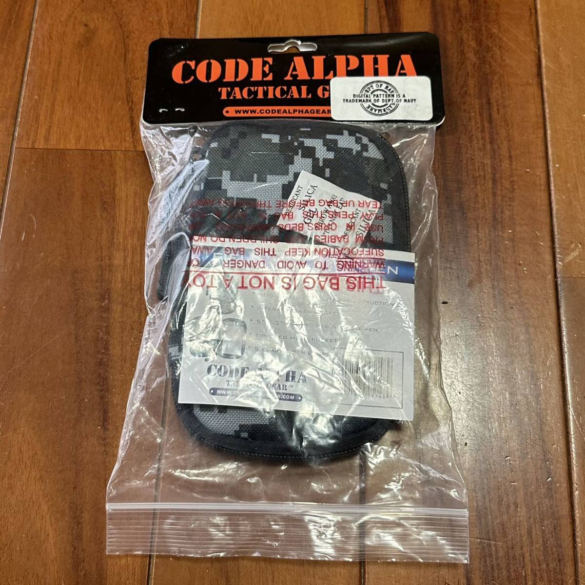 沖縄 米軍放出品 Code Alpha Tactical Gear Walking Wallet with Pad and Pen メモ帳 ノート ペン (管理番号CD62)_画像2