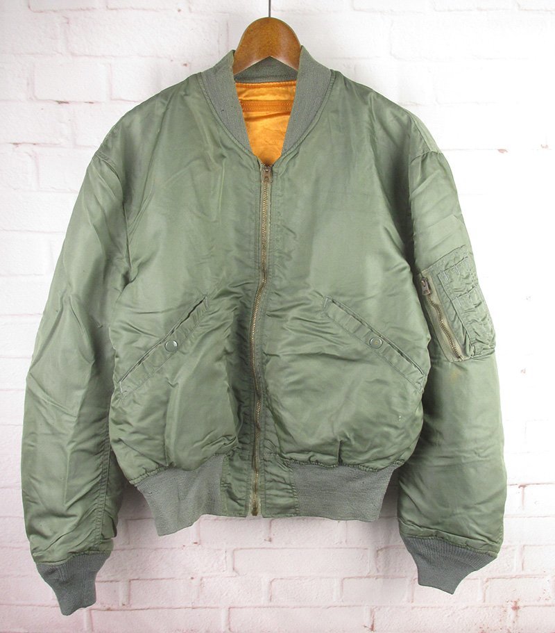 雑誌で紹介された 米軍実物 67年製 ビンテージ AJ20607 L-2B LARGE フライトジャケット OUTERWEAR社製 SATELLITE MIL-J-7448H Lサイズ 雑誌で紹介された 米軍実物 67年製 ビンテージ AJ20607 L-2B LARGE フライトジャケット OUTERWEAR社製 SATELLITE MIL-J-7448H Lサイズ