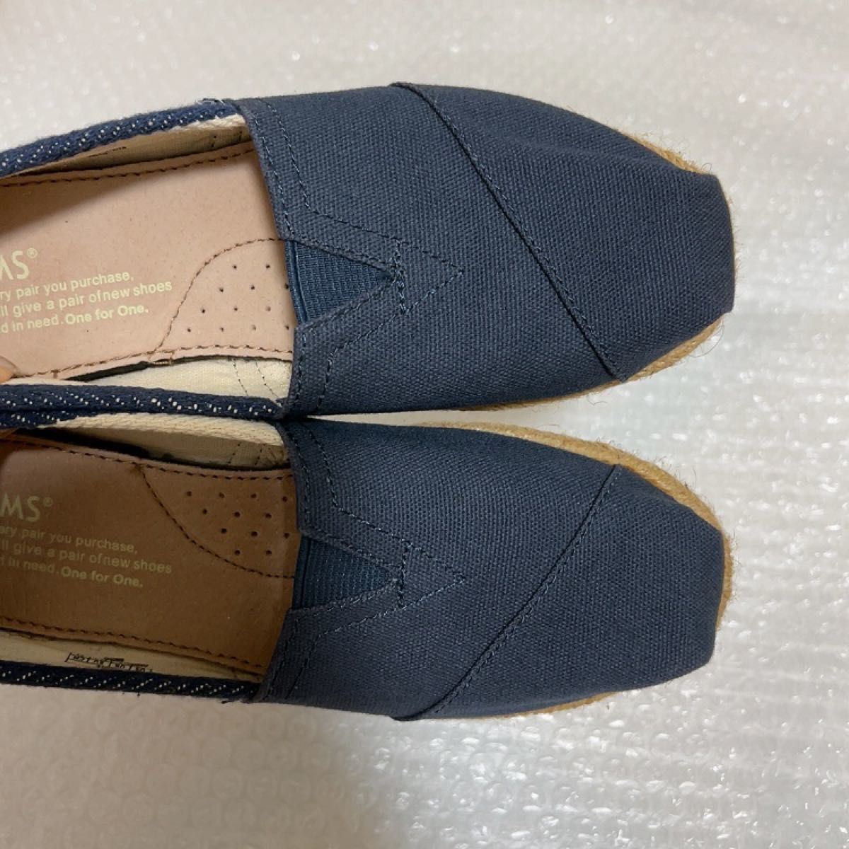 TOMS トムス　ストライプ　スリッポン　22 22.5 美品