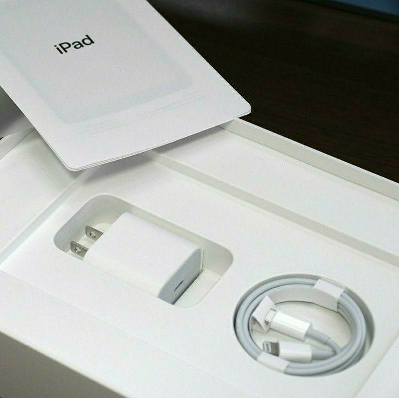 Apple国内純正 20W USB-C電源アダプタ+USB-C to Lightning Apple国内純正 20W USB-C電源アダプタ+USB-C to Lightning